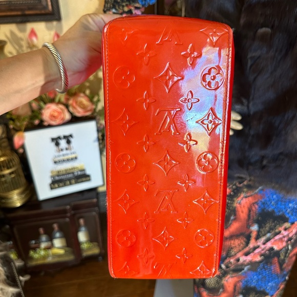 Gorgeous Louis Vuitton Vernis Patent Leather Tote - Picture 15 of 17